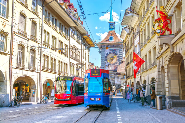 スイス金融当局、個人投資家向けビットコイン現物ETFを承認