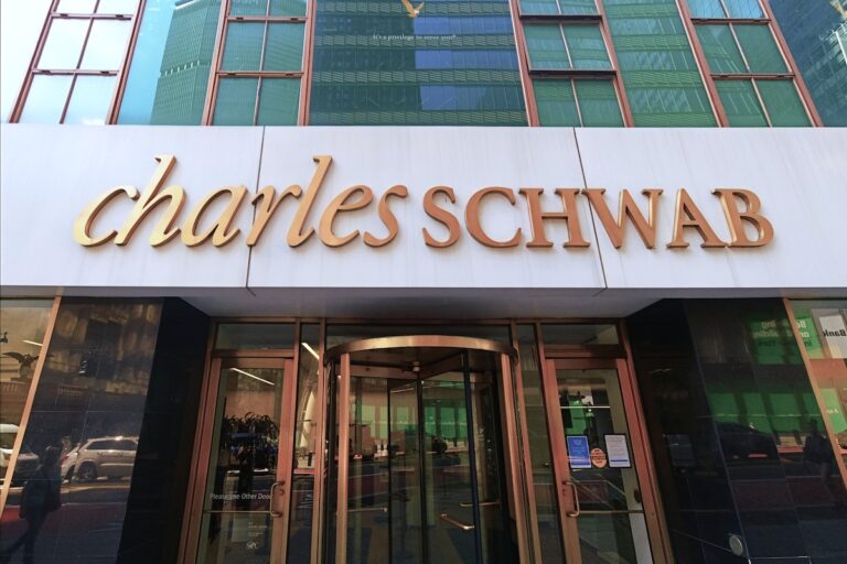 米証券大手Charles Schwab、BTCとETH現物取引の事前登録を開始