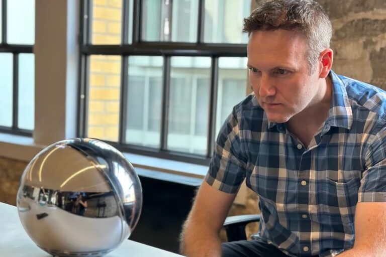 ワールドコイン設立秘話：Orbの内幕／テザー社、驚愕の四半期利益【週末に読みたい厳選11本】