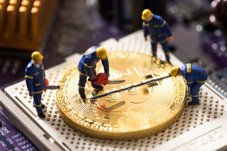 ビットコイン、次回半減まで10万ブロックを切る