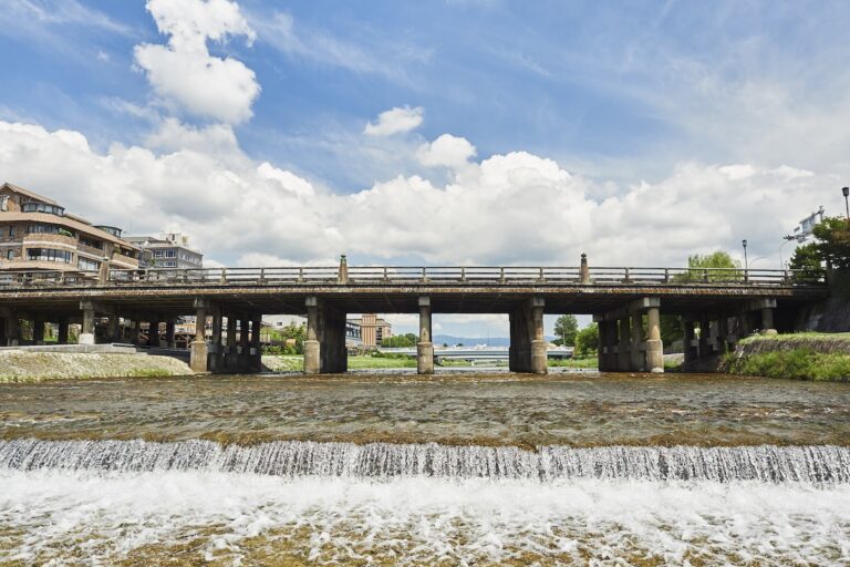 りそな銀行、不動産セキュリティ・トークン参入──第1号案件は京都のホテル