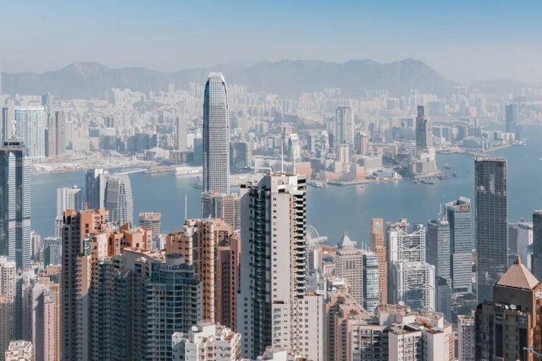 香港でビットコインETFとイーサリアムETFが承認されたと発行体が投稿──ビットコインとイーサリアムは上昇