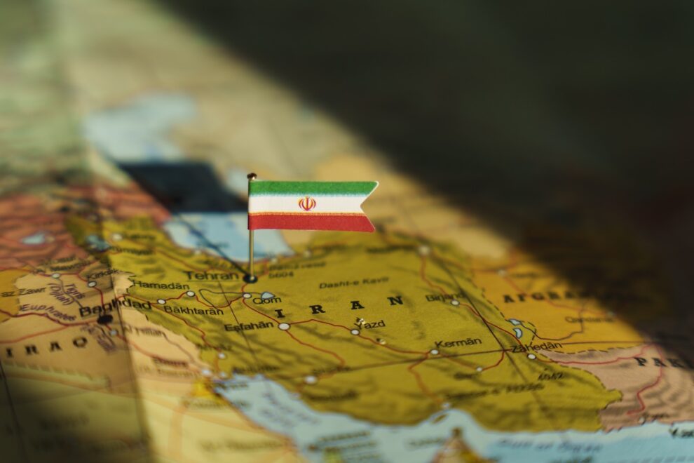 イランの暗号資産エコシステム、2025年に急拡大──取引所から個人ウォレットへの移動が急増