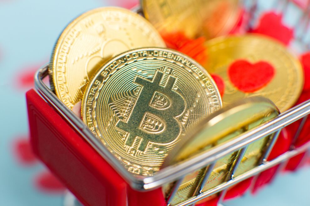 バレンタイン、チョコの代わりにクリプトはまだ早い？──金融リテラシーは恋愛の武器、3人に2人が魅力的と回答：OKX調査