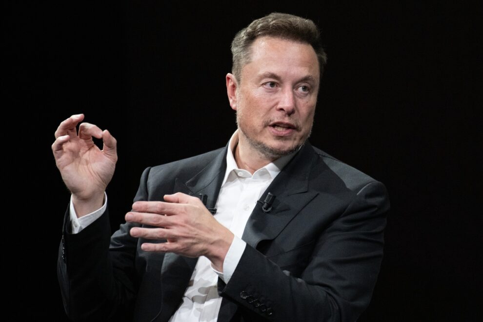 イーロン・マスク氏のX、暗号資産・株式取引機能を数週間以内に導入へ