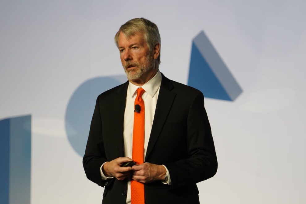 ストラテジー、ビットコイン買い増し休止か──13週連続の購入に終止符