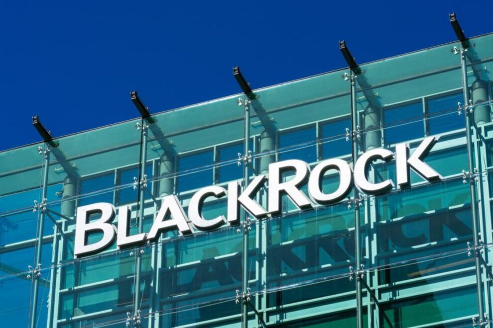 BlackRock、初のステークド・イーサETFを投入──利回り需要を取り込み