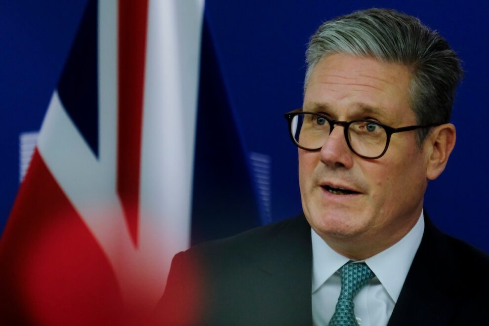 英国、暗号資産による政治献金を一時禁止