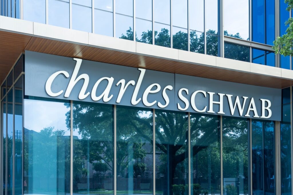 暗号資産、小さな配分でもリスク寄与は大きい：Charles Schwab