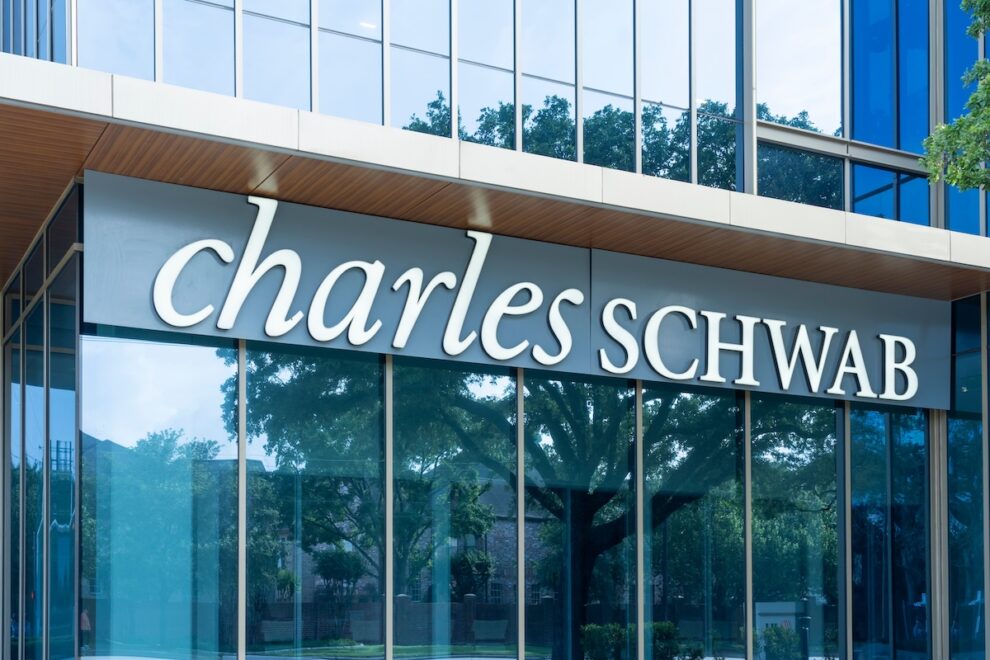 暗号資産、小さな配分でもリスク寄与は大きい：Charles Schwab