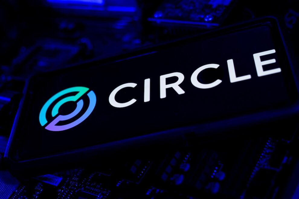 Circle、USDCの凍結対応で批判に直面