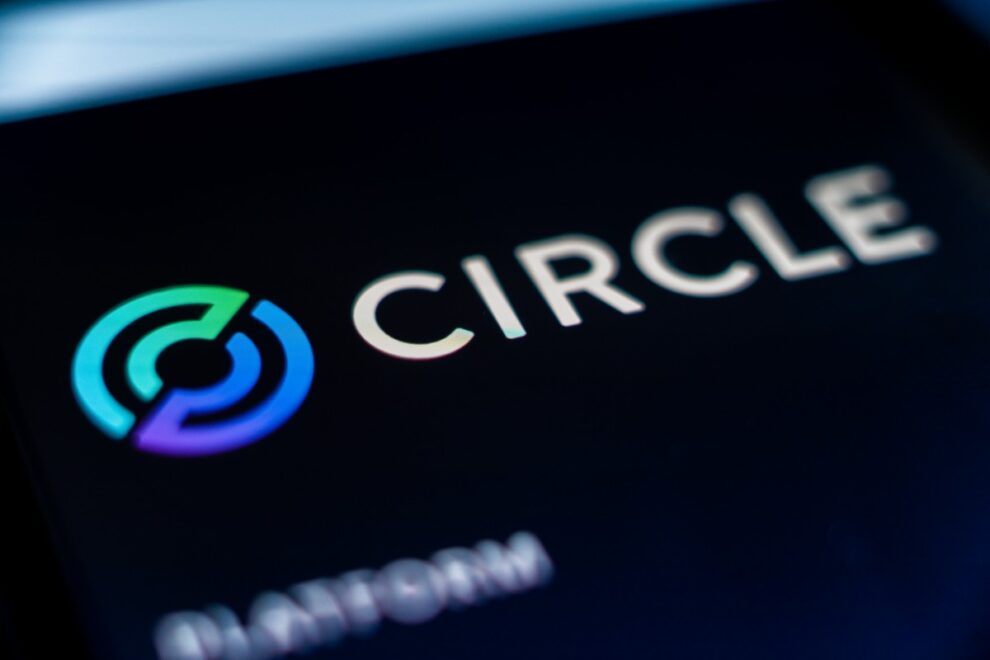 Circle、野村とUSDC活用の外貨即時決済へ──日本企業向けに2027年にも開始か＝日経