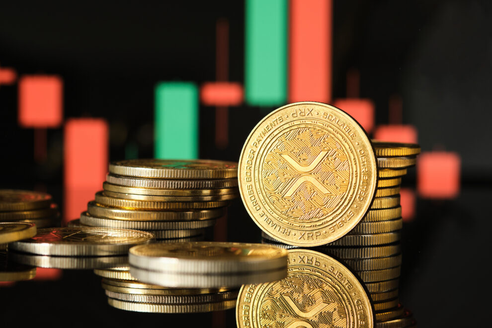 XRP、8月中の1ドル割れ予想が67%に──クラリティ法案延期後に下落