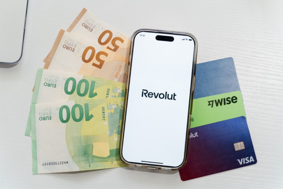 英Revolut、偽政府メールでビットコイン履歴など誤提供＝報道