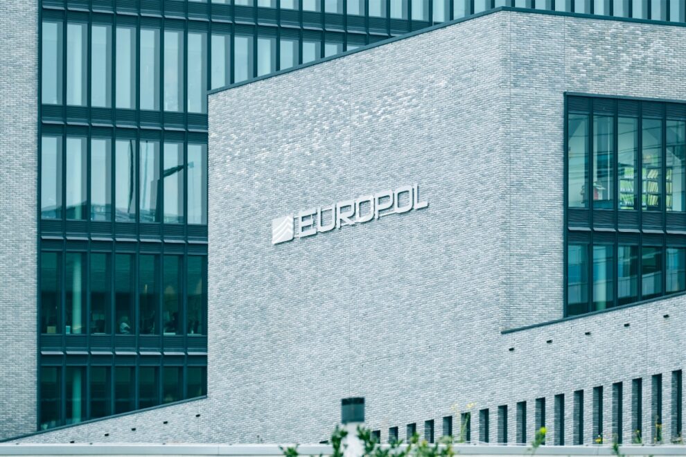 ユーロポール、公開鍵から秘密鍵を割り出す量子攻撃リスクを警告