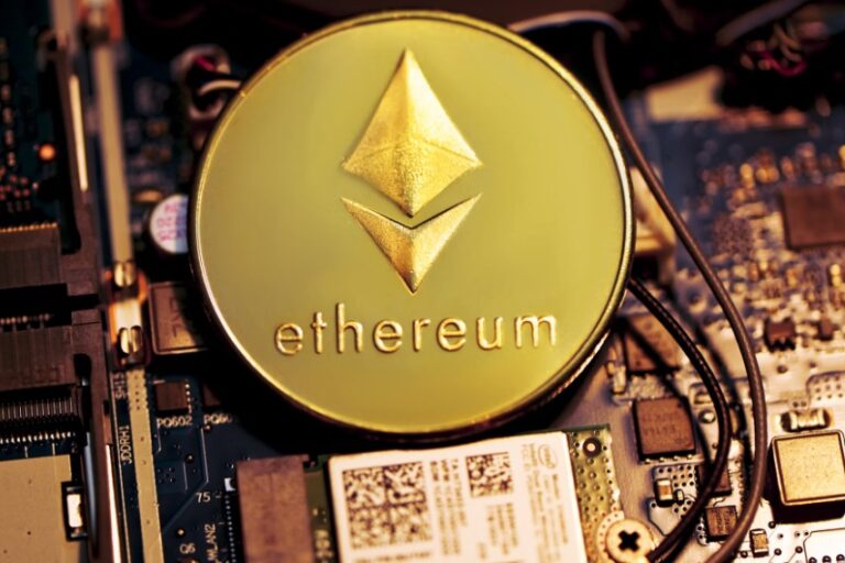 1カ月で7万超のウォレットがETHステーキングから退出、価格への影響は？【価格分析】