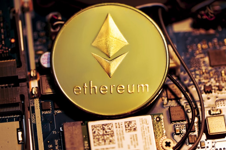 1カ月で7万超のウォレットがETHステーキングから退出、価格への影響は？【価格分析】