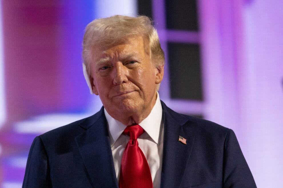 トランプ関連ステーブルコイン「USD1」、特定ウォレットから集中償還＝調査